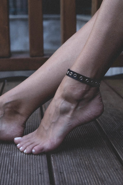 &quot;GAP&quot; leg bracelet